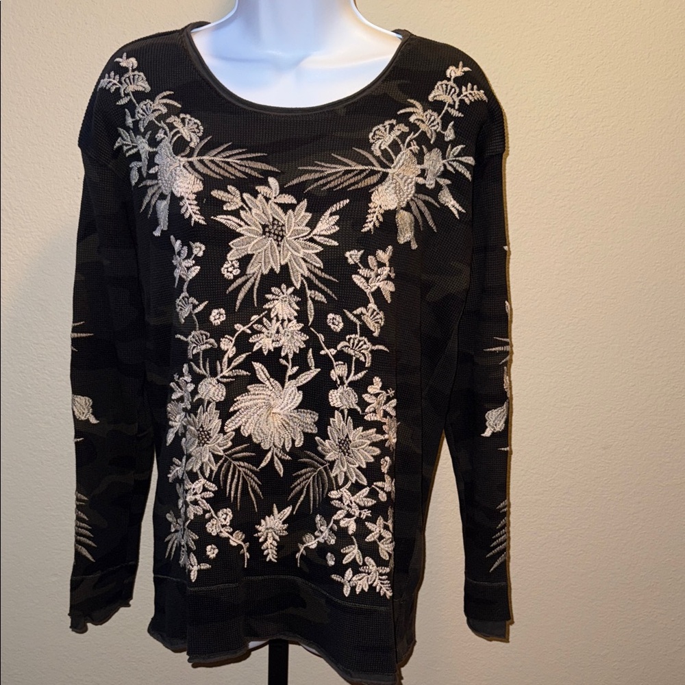 Johnny Was Othilia Thermal Shirt Camo with Cream Floral Embroidery Size S